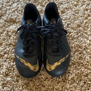 Kids Nike Soccer cleats size 2 New
